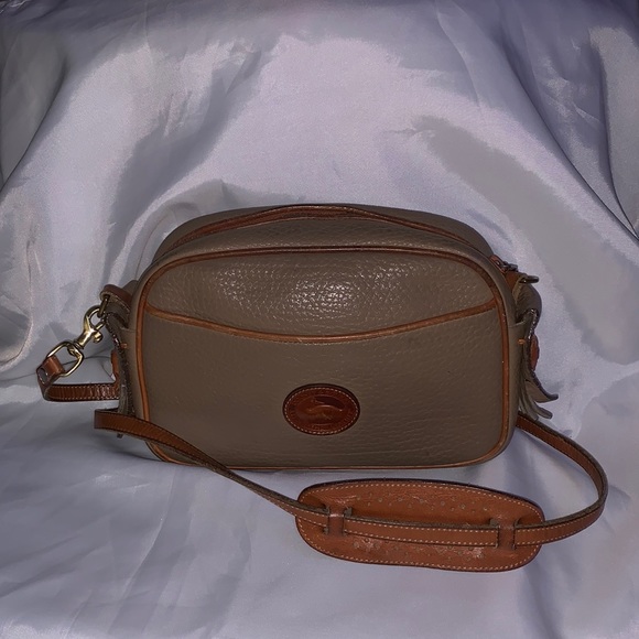 Dooney & Bourke Handbags - Vintage Dooney and Bourke Crossbody Purse